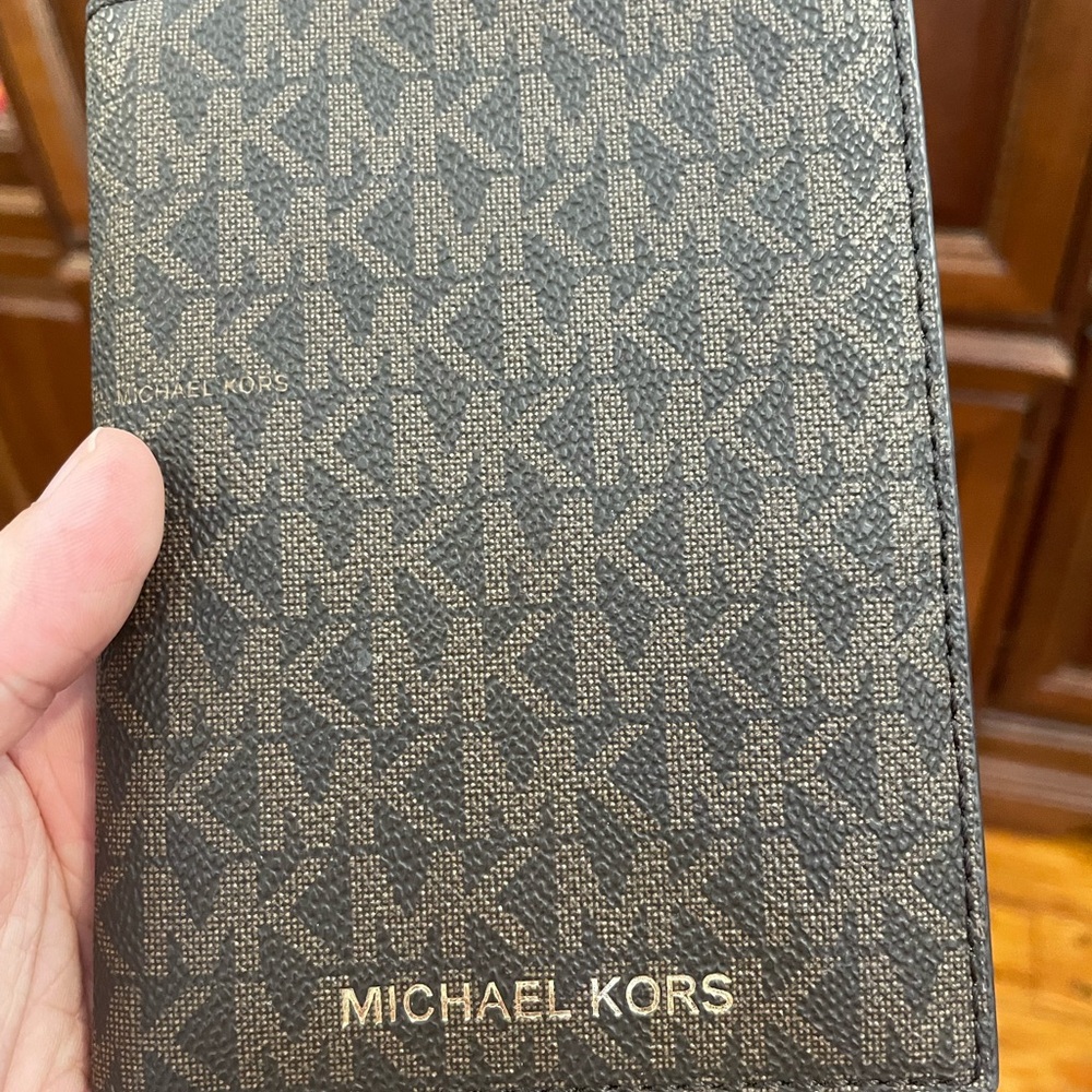 Michael Kors Jet Set Wallet